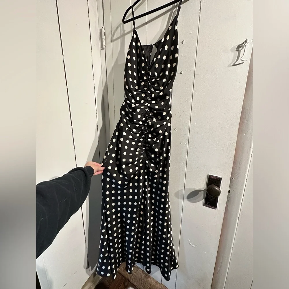 akira black and white dress | Dresses | Akira Polka Dot Maxi Fit And Flare Pair with black pumps AL:0826tues A-line V Neck Light size:6XL/UK26
